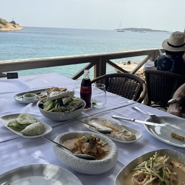 The table by the water